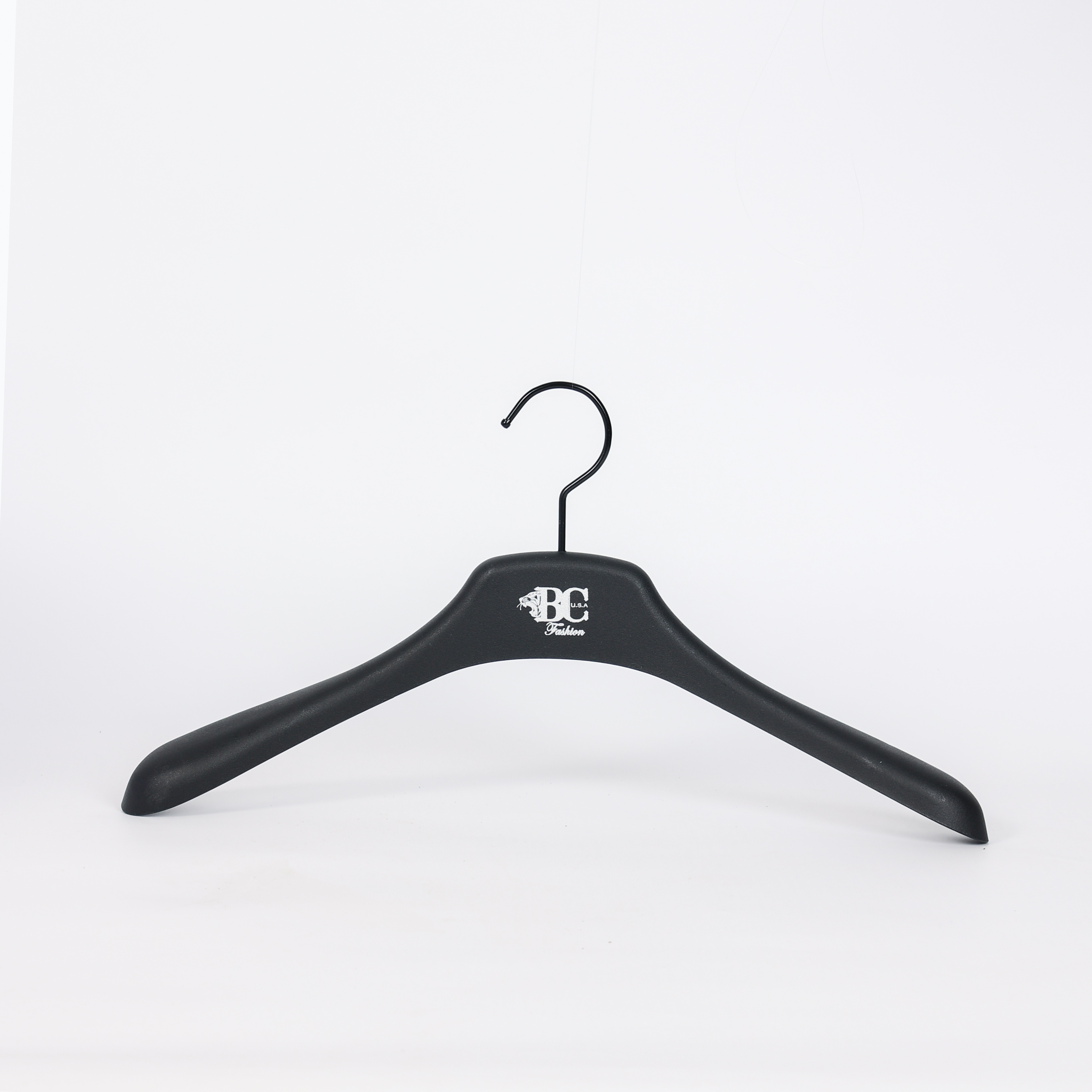Percha para trajes de hombros anchos