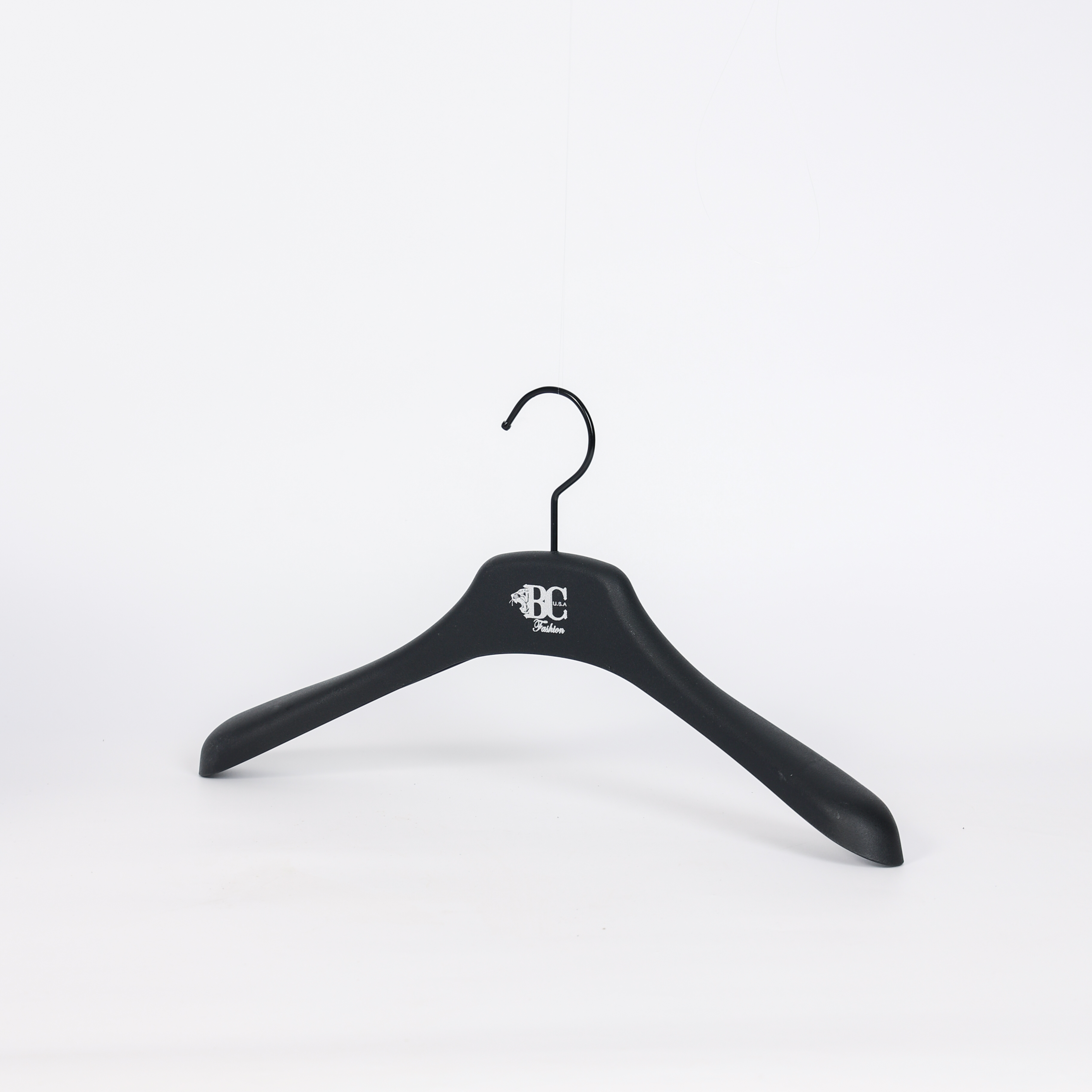 Percha para trajes de hombros anchos