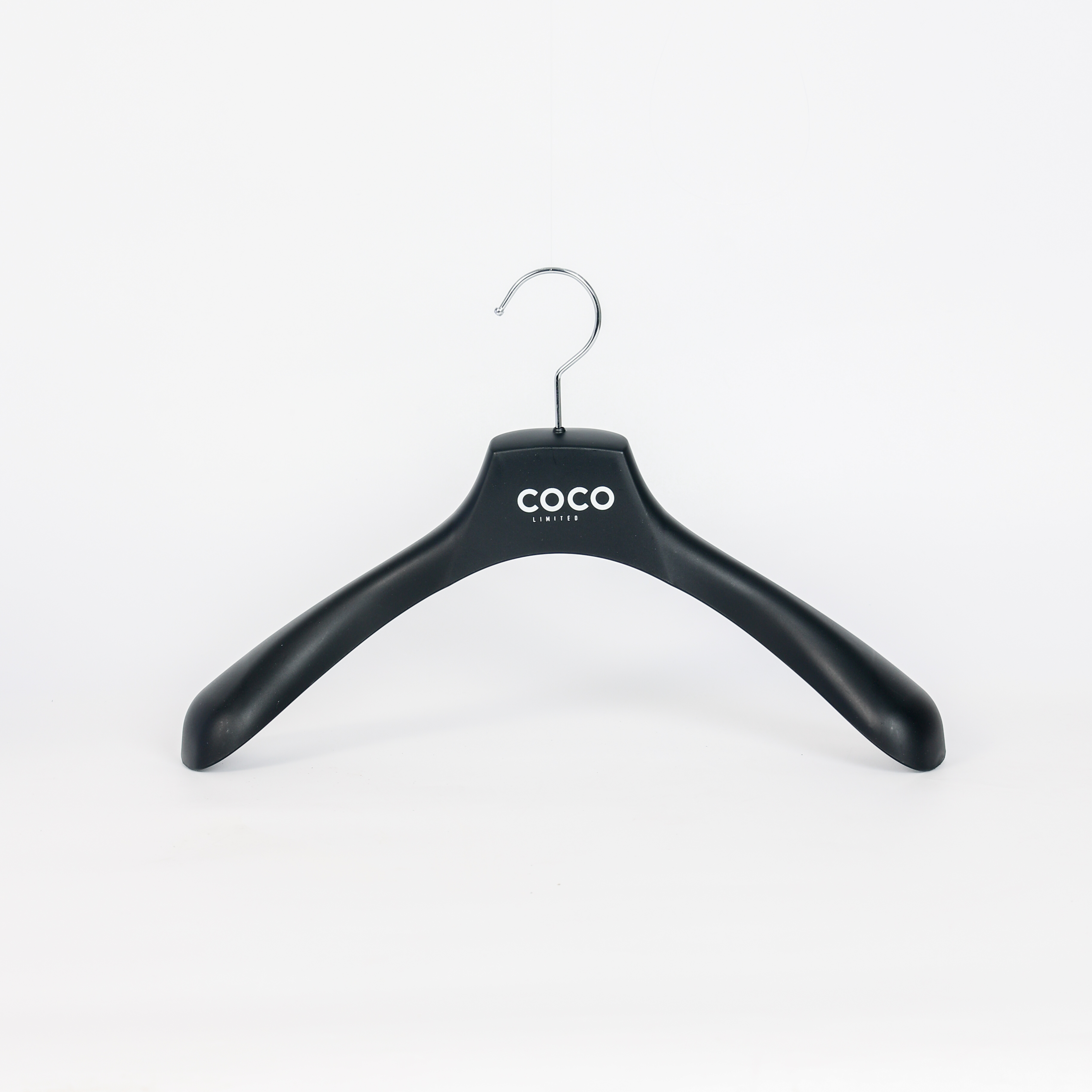 Percha para traje con hombros anchos