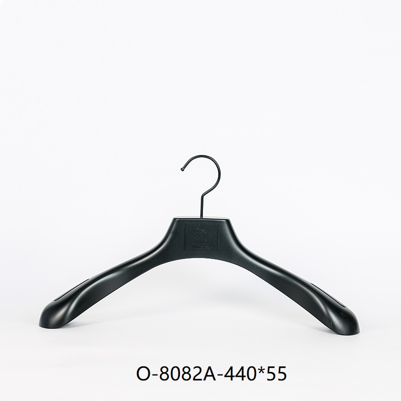 Cabide de ombro largo preto resistente