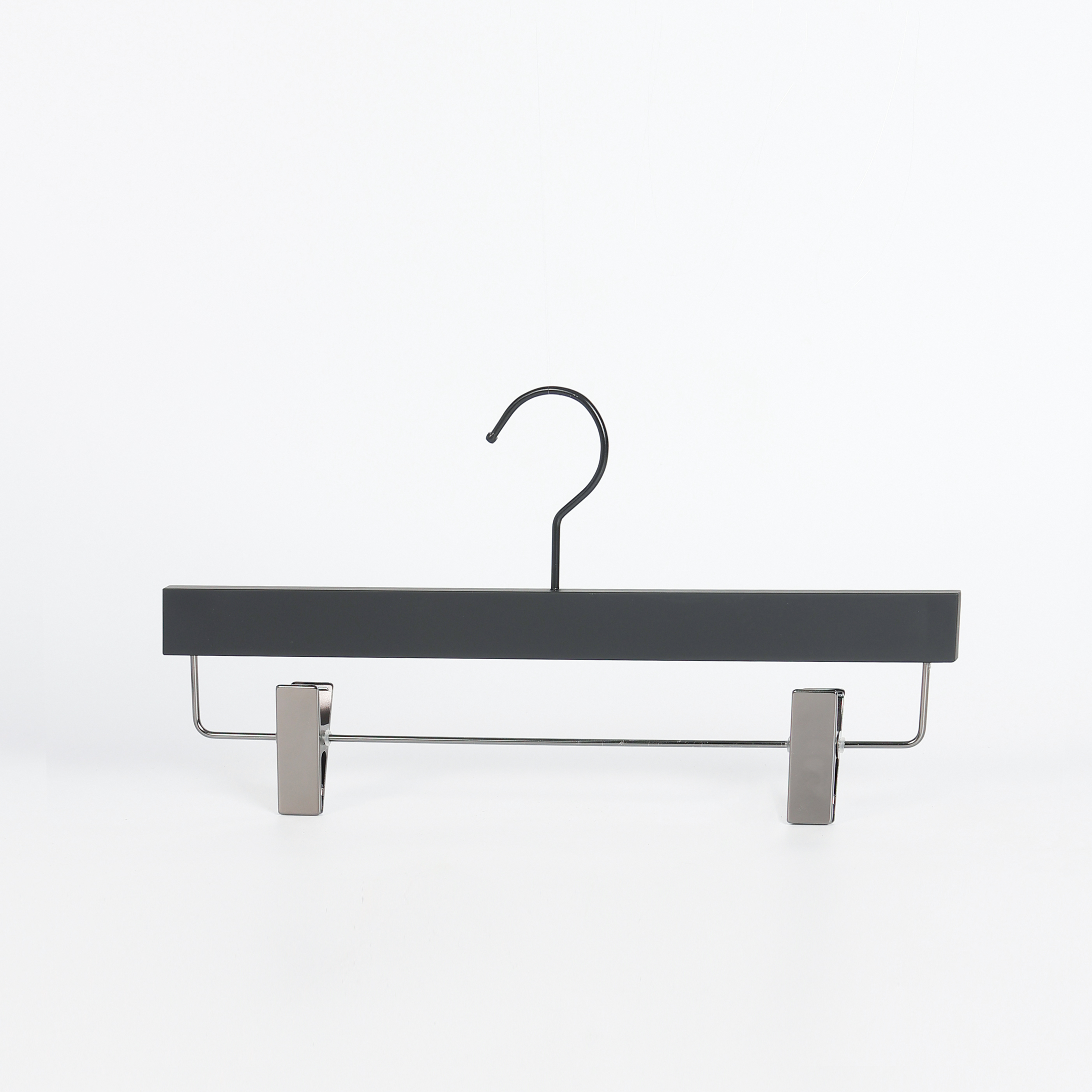 Cabide de metal preto para calças