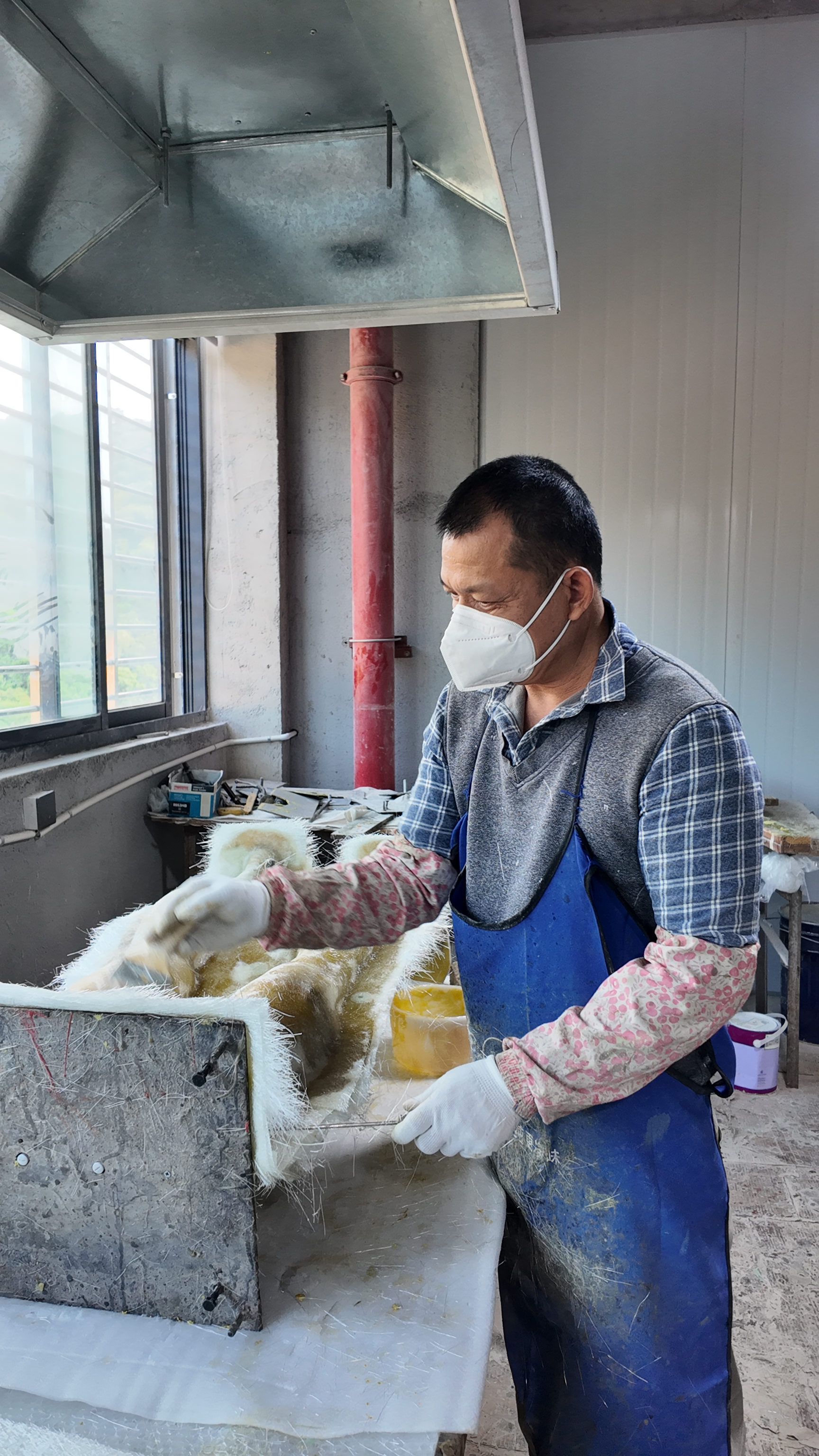 We came by many times, and finally caught the master working on the mold