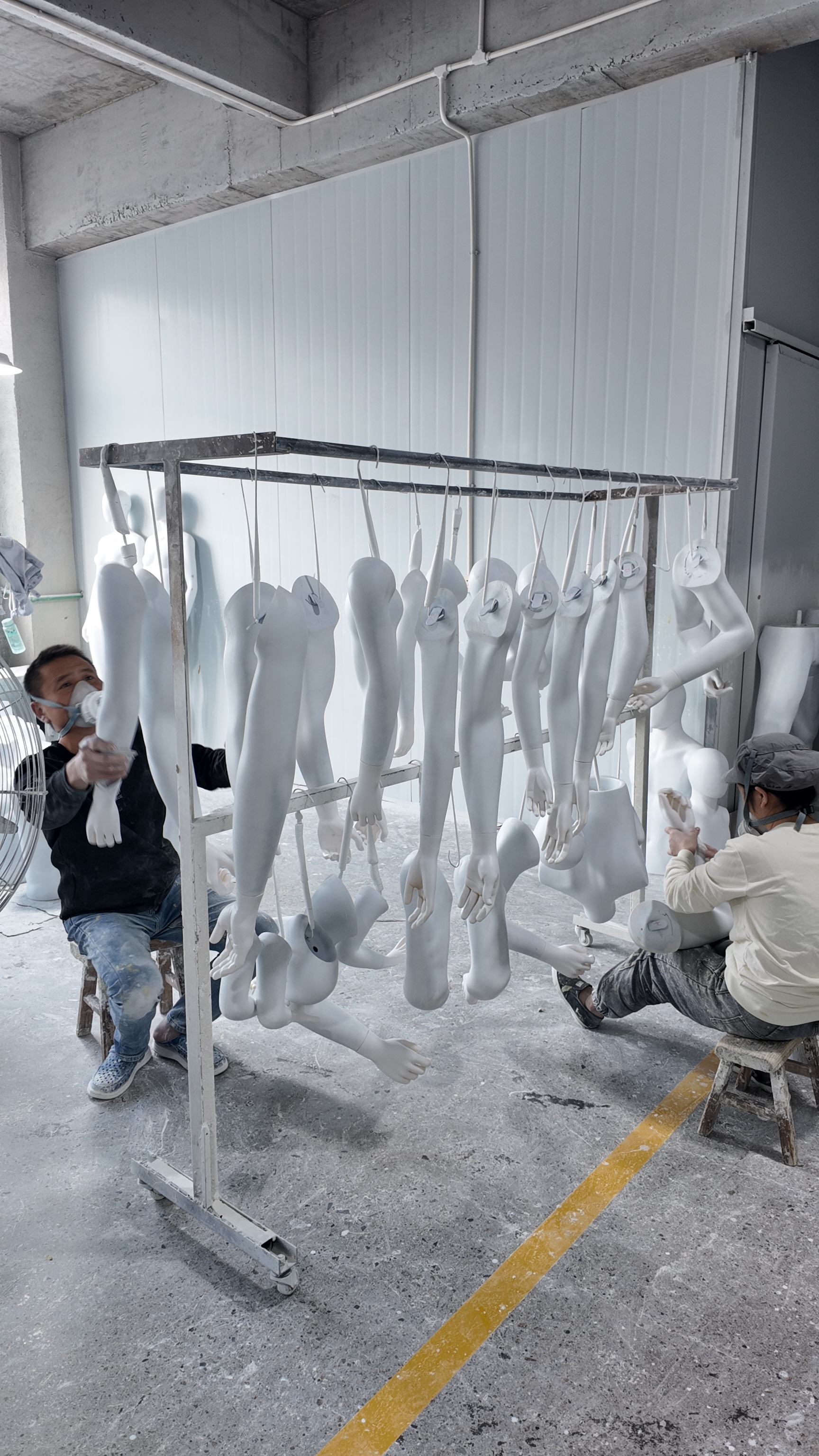 Show everyone around the mold-making process