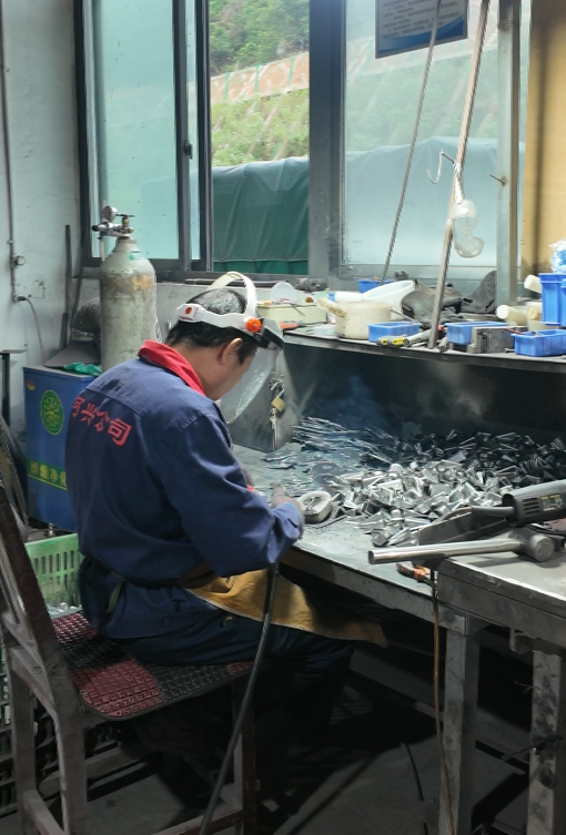 The production of the dummy model base