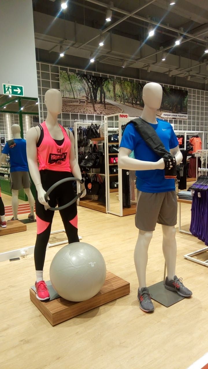 athletic mannequin