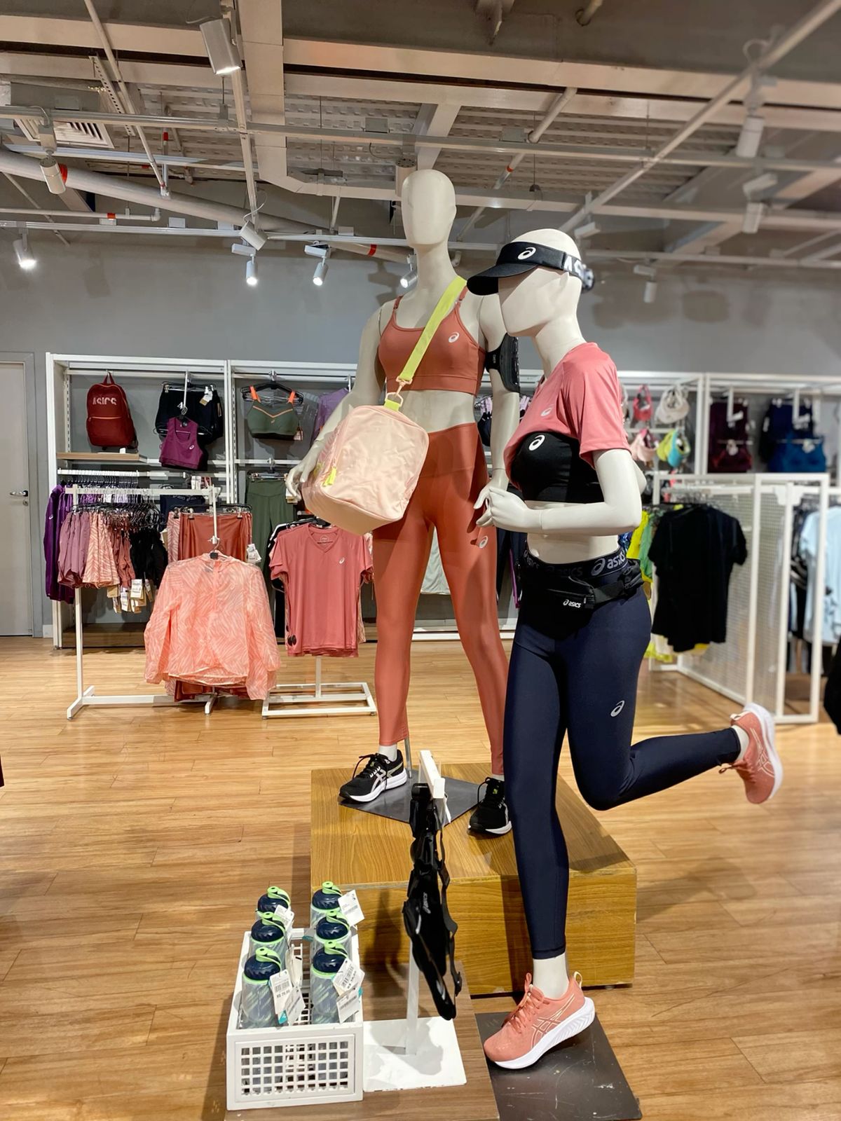 sports mannequins