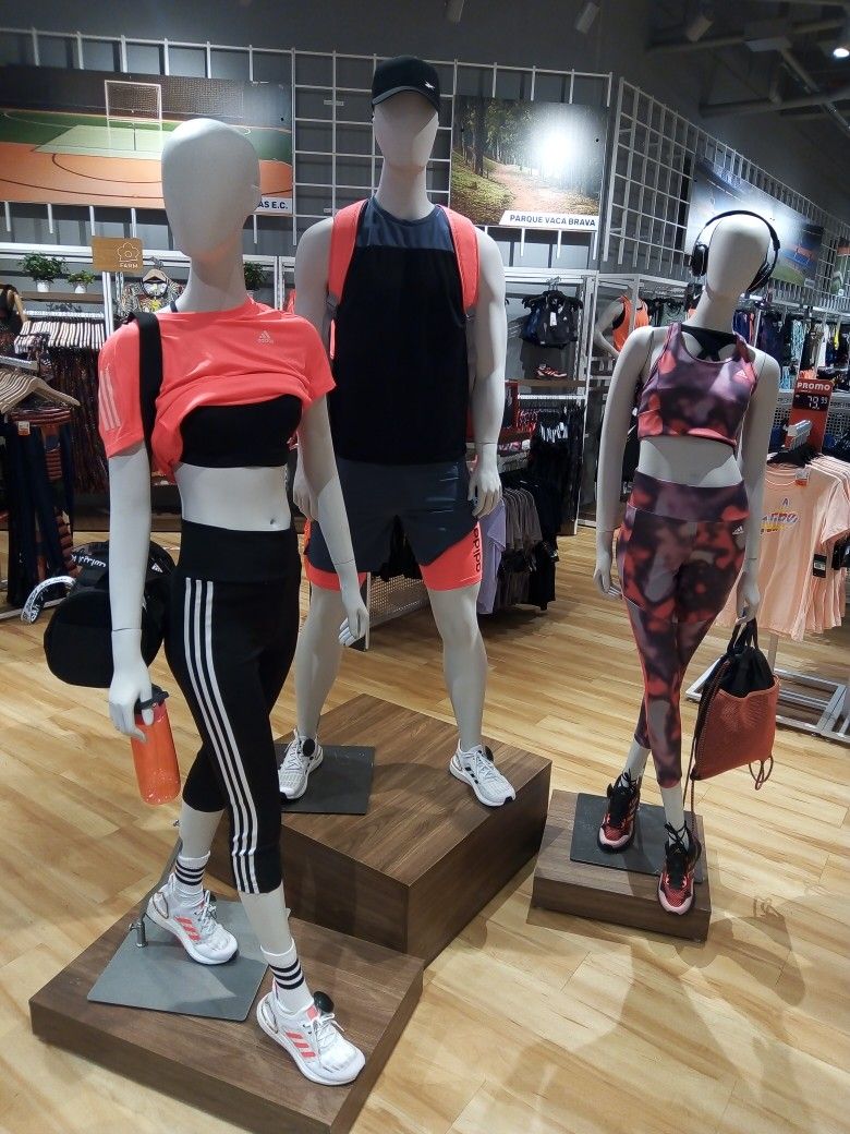 athletic mannequin