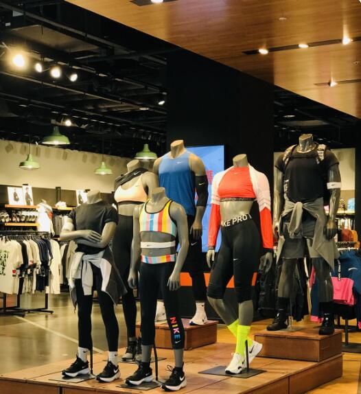 sports mannequins