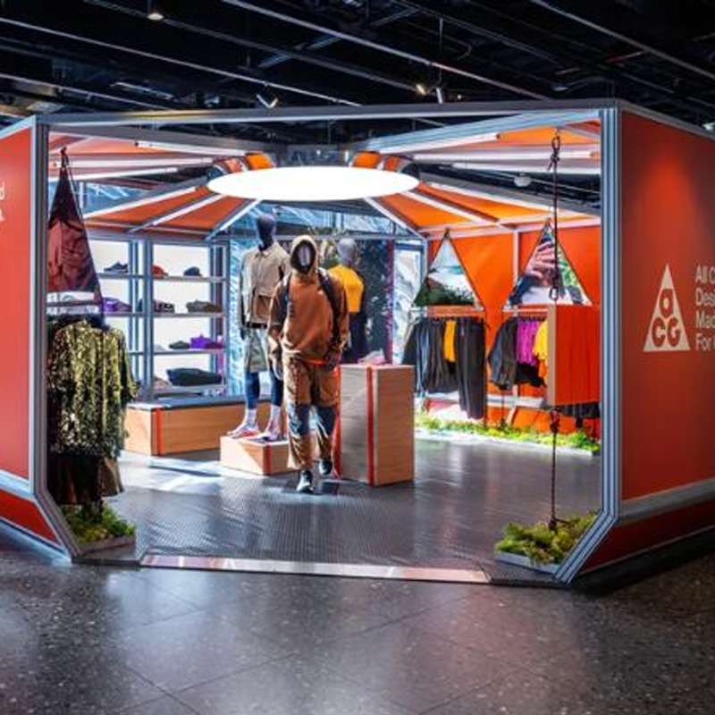 Centauro's Basketball Boost: Modular Mannequins for Dynamic Brazilian Retail