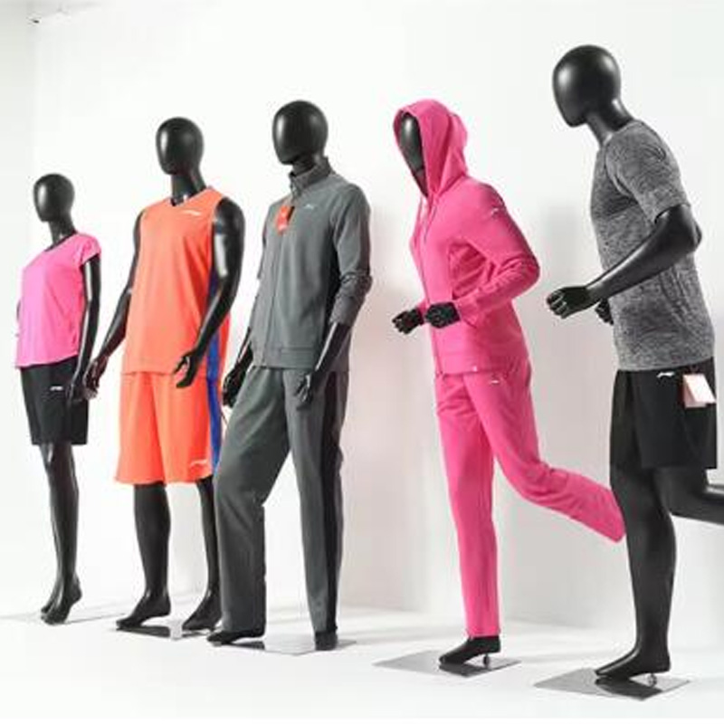 ¿Cómo han transformado los maniquíes el arte de la exhibición de moda?