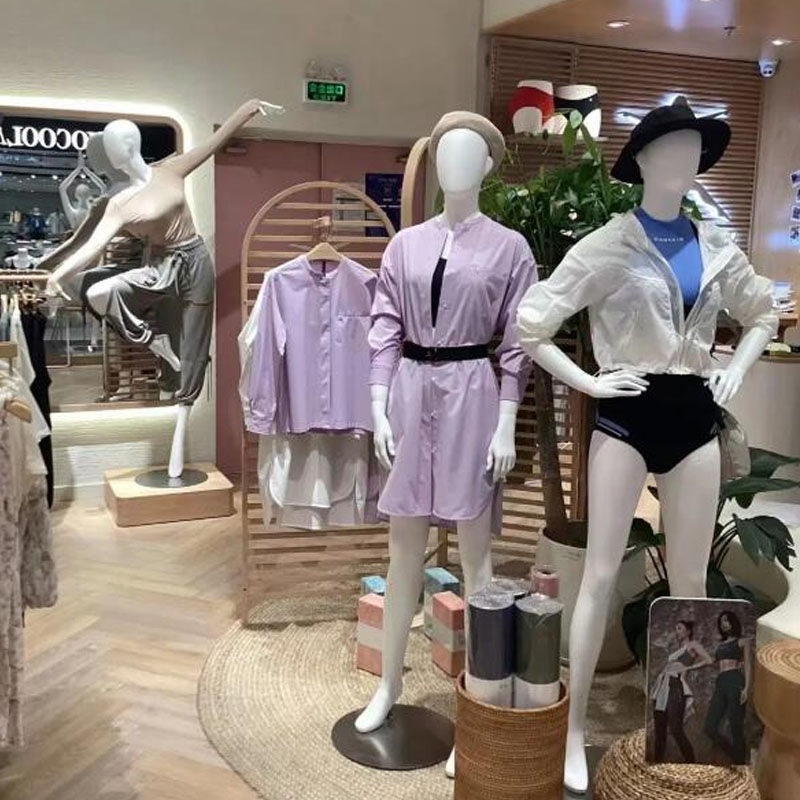 Cosa comporta il percorso dal concept all'esposizione di un manichino personalizzato?