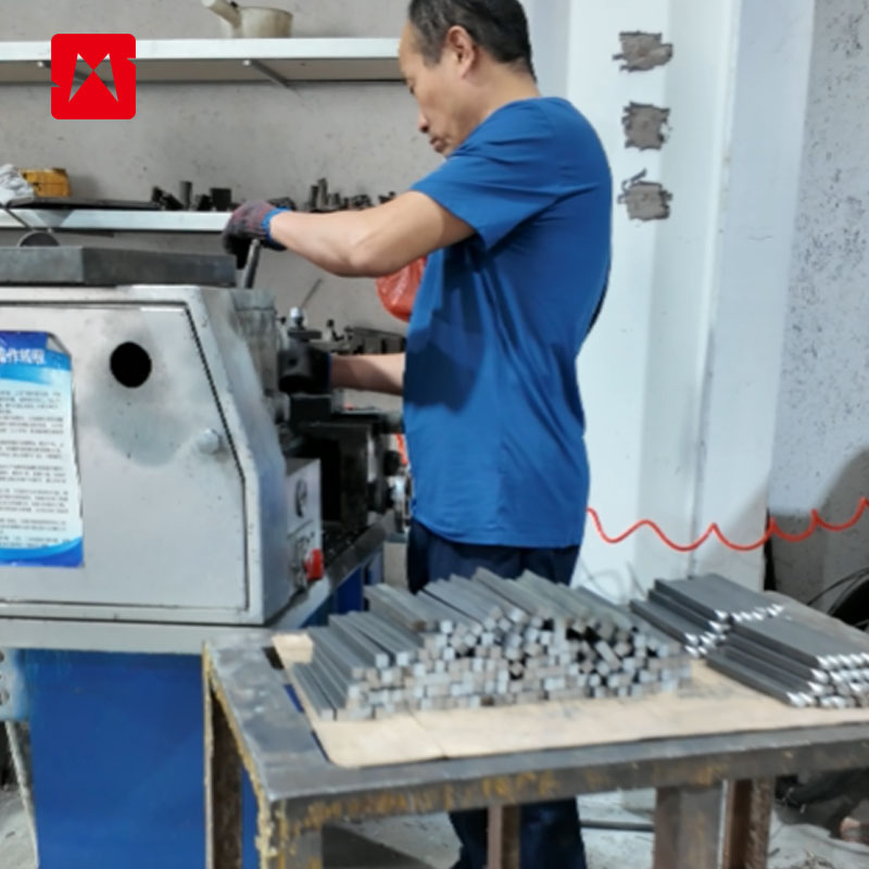 The master is making the base for the mannequin