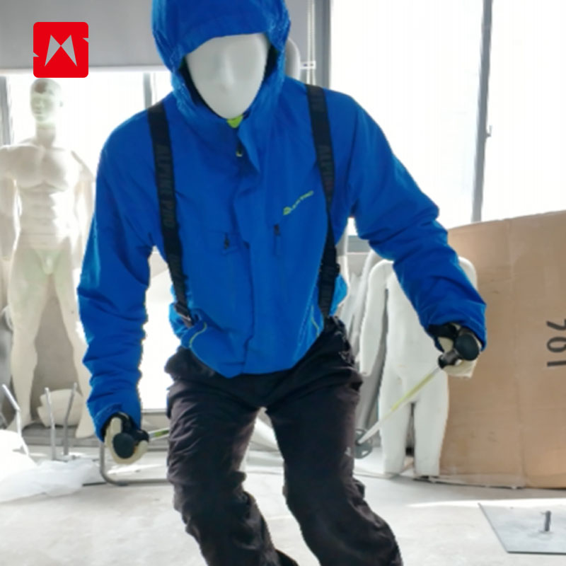 Ski mannequin models, perfectly demonstrating the passion for sports