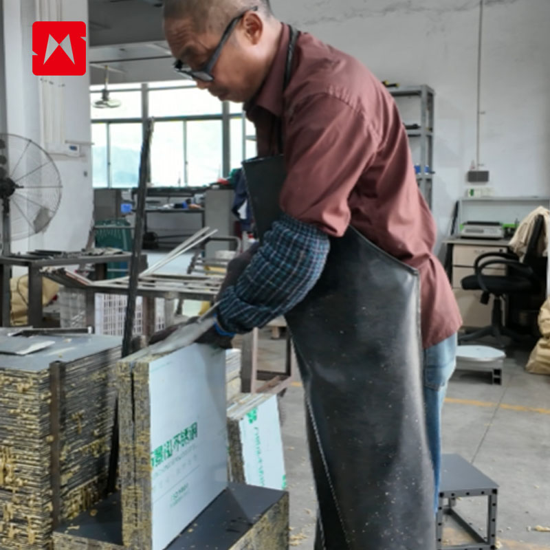 Workers are making the base of the mannequin model