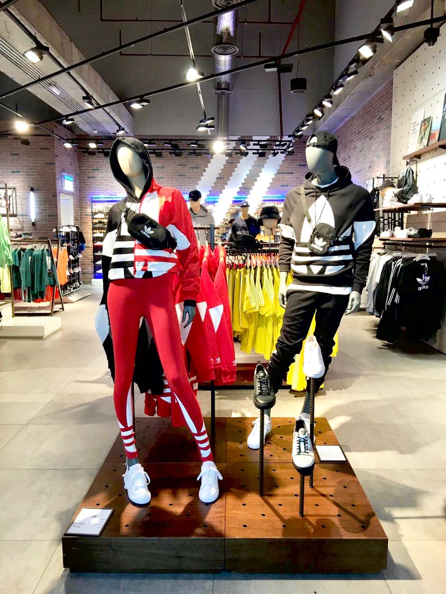 How Did HEXING DISPLAY Meet Germany's Stringent Standards for a Major Retail Chain?