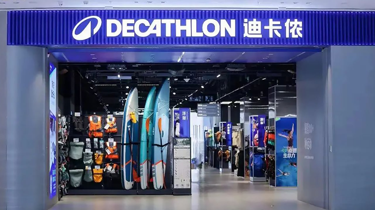 How Did HEXING DISPLAY Become the Industrial-Strength Partner for Decathlon France?