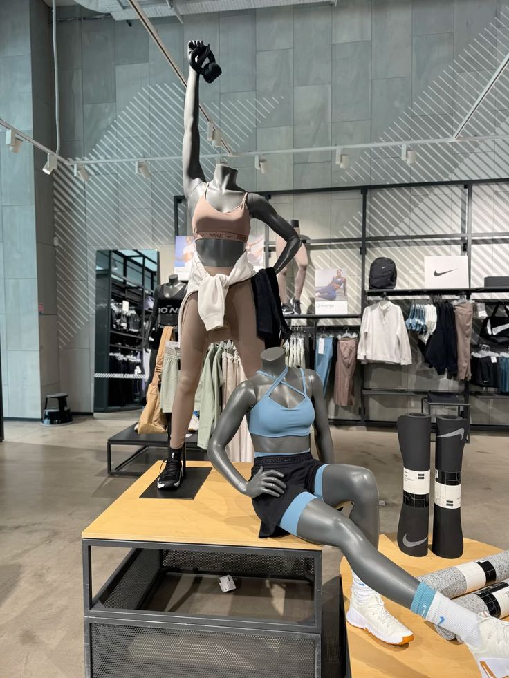 sports mannequins
