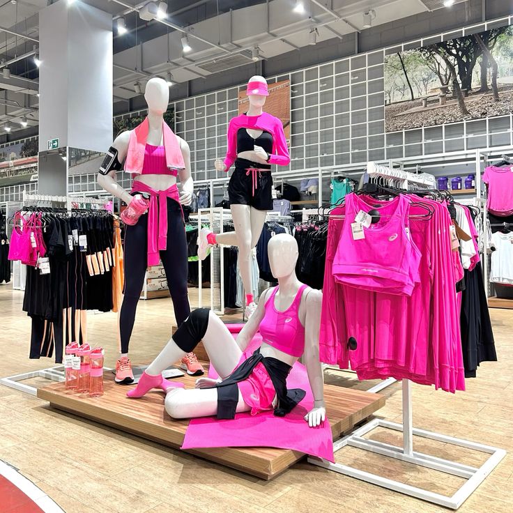 How Does HEXING DISPLAY Craft the 