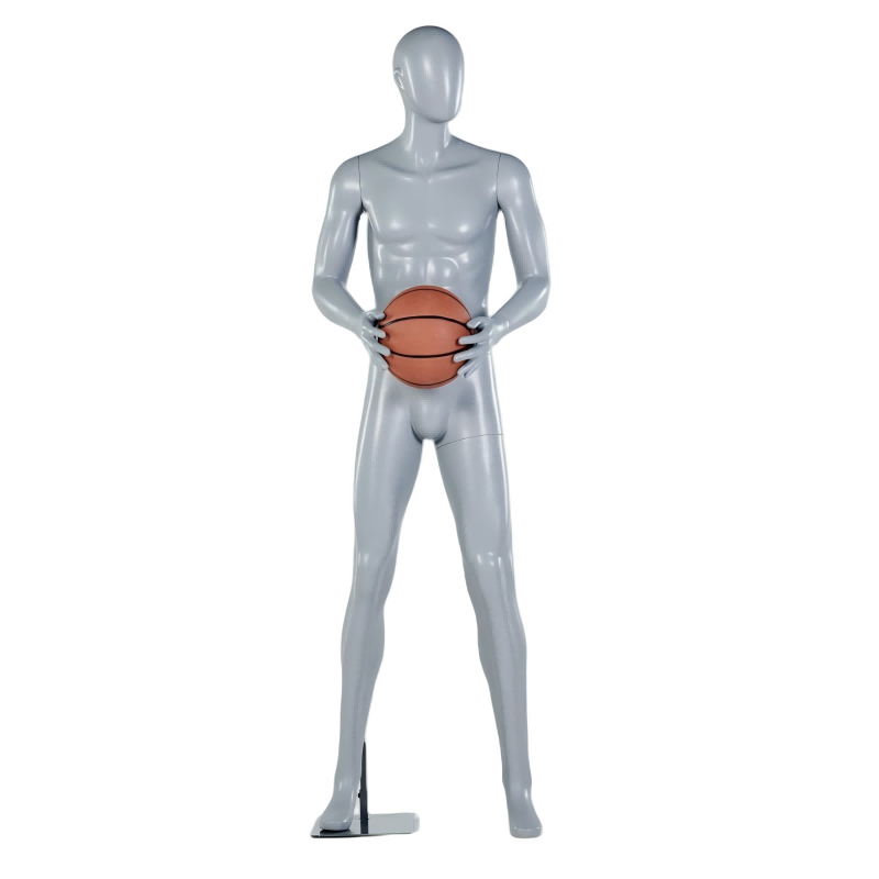 Bola de basquete segurando manequim masculino
