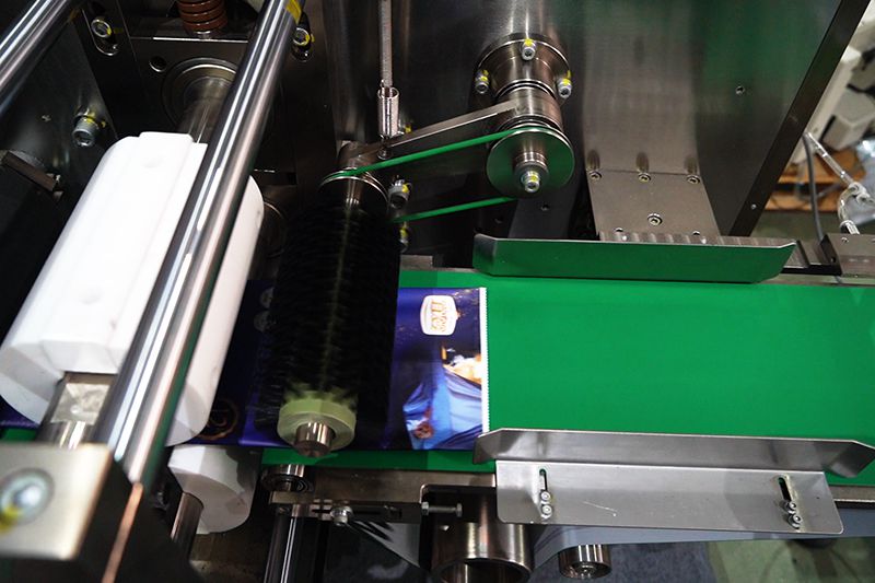 तकिया प्रकार सेनेटरी नैपकिन पैकिंग मशीन