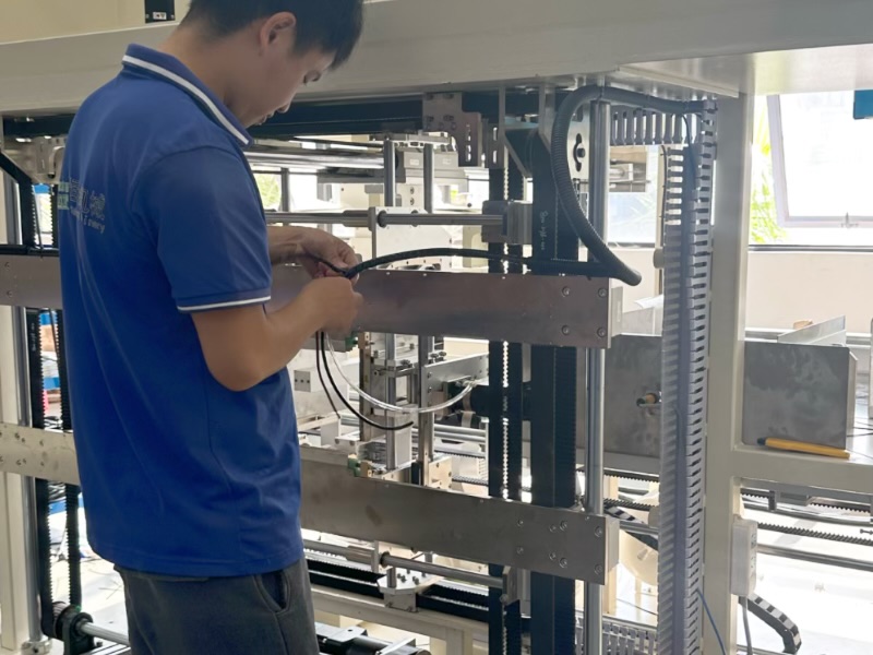 Baby diaper packing machine