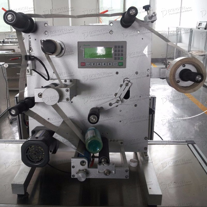 Manual Small Round Bottle Labeling Machine For Glass Bottle