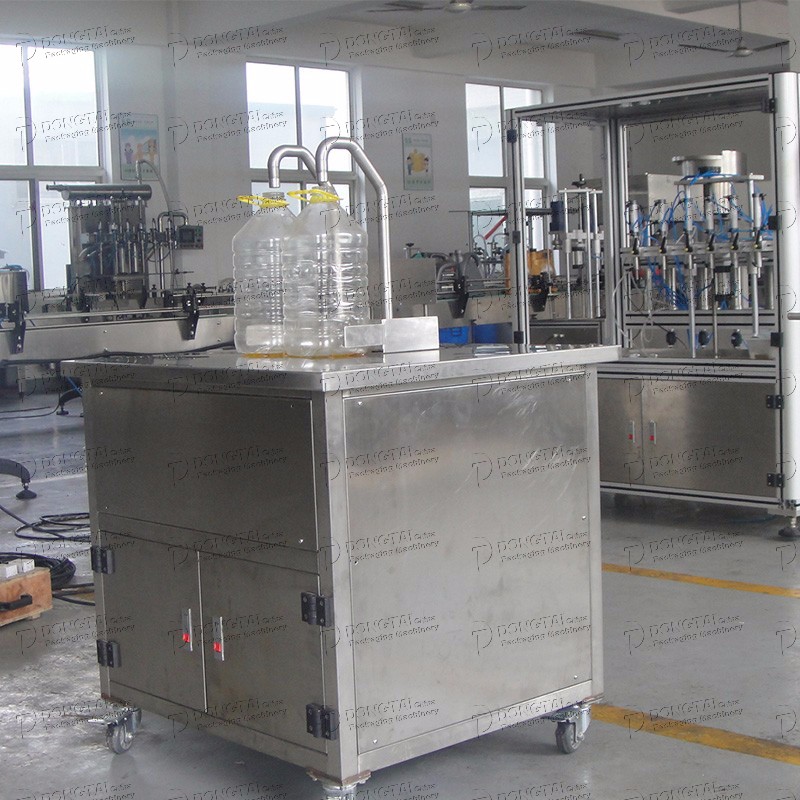 Китай Полуавтоматическая машина для наполнения Моторного масла, производитель