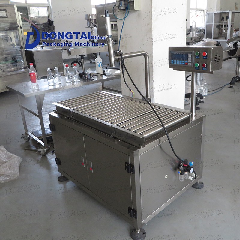 Китай Полуавтоматическая машина для взвешивания и розлива растительного пищевого смазочного масла объемом 20 л, производитель