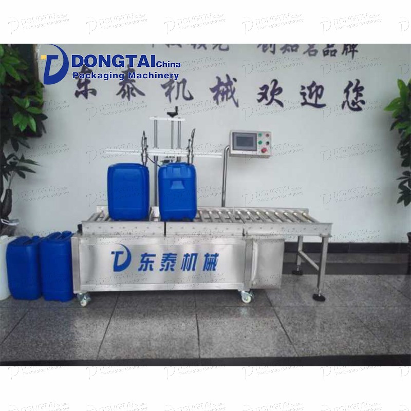 Китай Полуавтоматическая машина для розлива жидкости с двойными форсунками / автоматическая заливка масла для разливочной машины, производитель