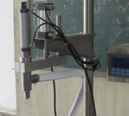 Китай Полуавтоматическая машина для розлива горчичного масла 20 л / машина для розлива пищевого масла, производитель