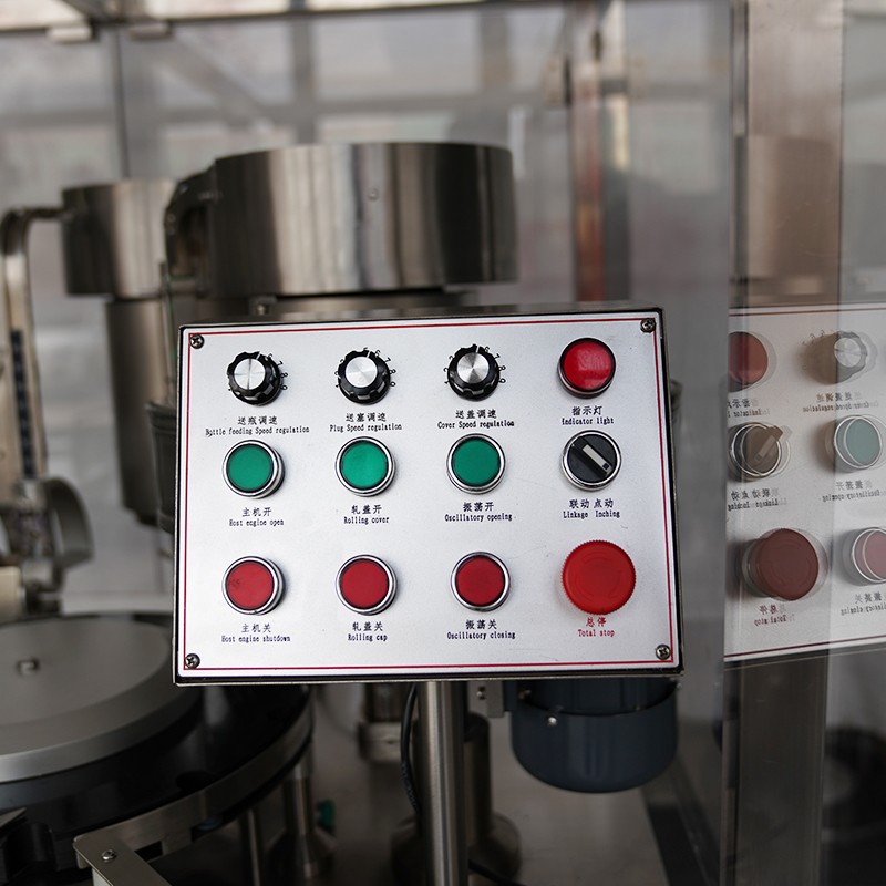 Automatic filling and capping machine for vials