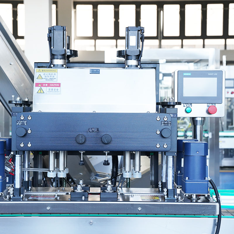 Fully automatic liquid tracking customized filling head production line