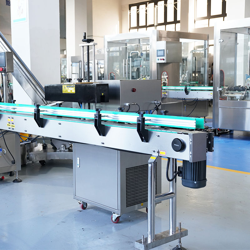 Fully automatic liquid tracking customized filling head production line