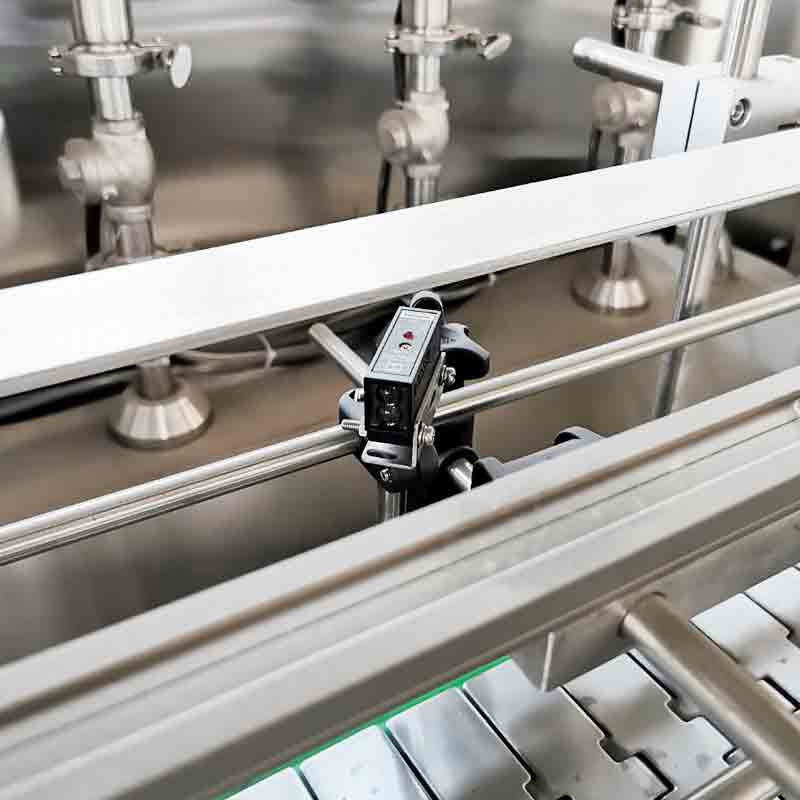Automatic flow meter type edible oil filling machine