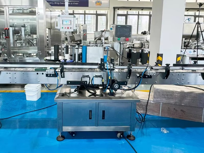 liquid filling machine