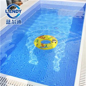 Το 3D μωσαϊκό επένδυση τοποθετείται στην πισίνα από μεταλλική κατασκευή