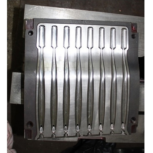 plastic molding die