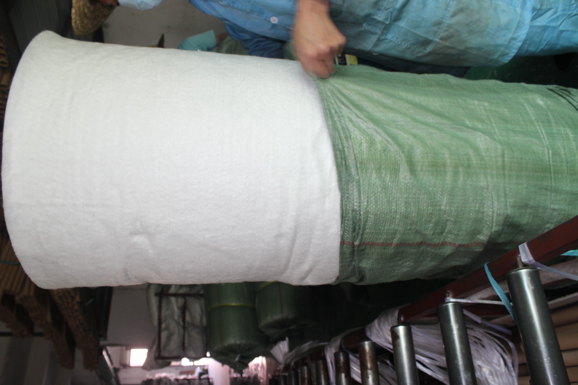 Китай Е-стекло 100-300kg / м3 Стекловолокно иглы Мат Теплоизоляция и звукоизоляция, производитель