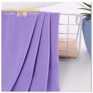 Fabrication de tissu en tricot teint uni en polyester lycra à ajustement sec
