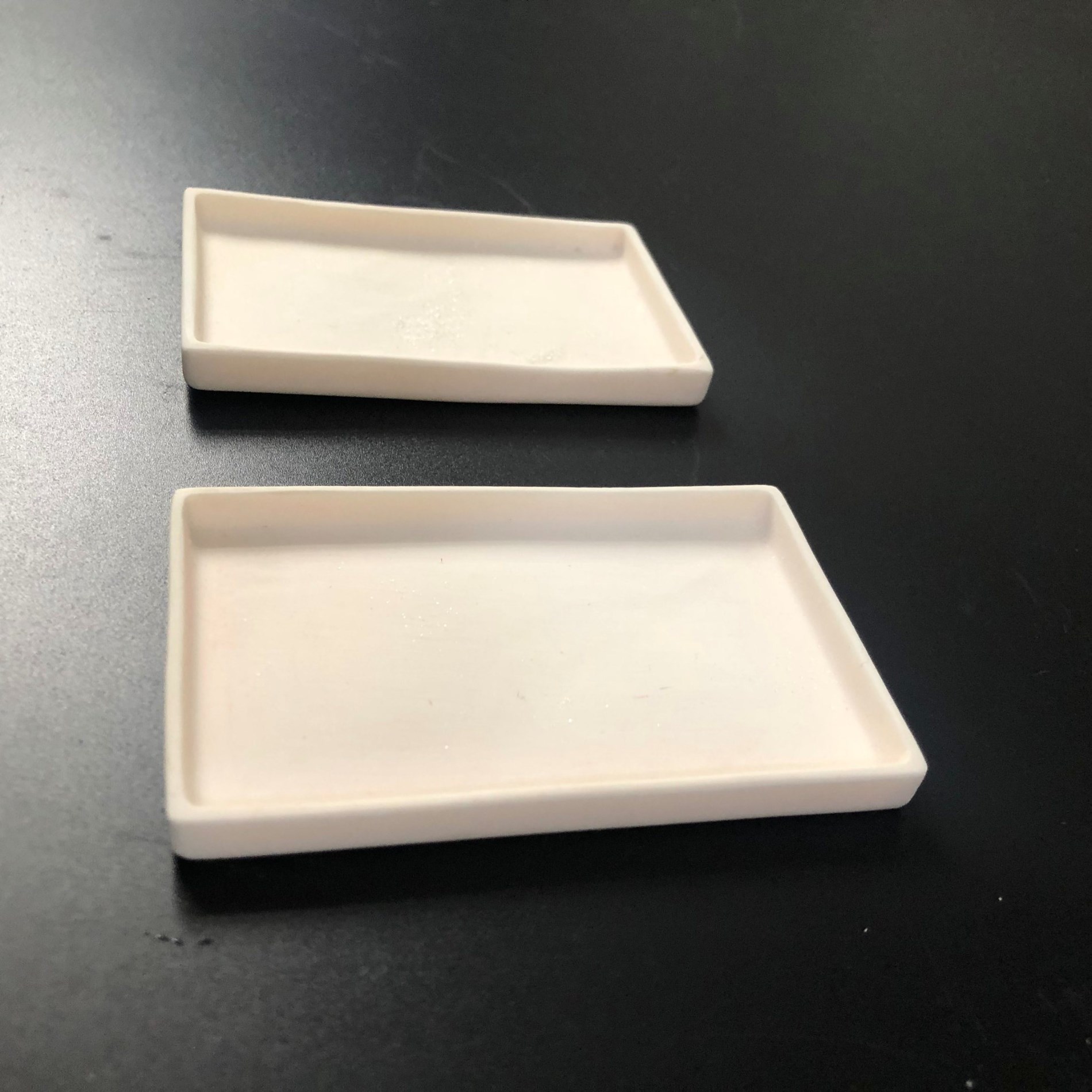 Alumina Ceramic Tray With Flange