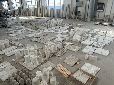 Diferentes categorías de productos en bruto esperando entrar al horno