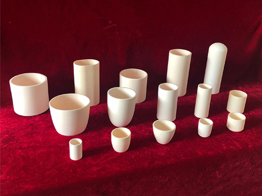 Amplia aplicación del crisol cerámico de alúmina. Amplia aplicación del crisol cerámico de alúmina.