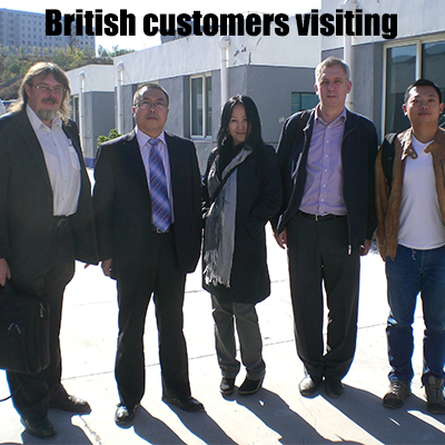 Los clientes británicos visitan las fábricas