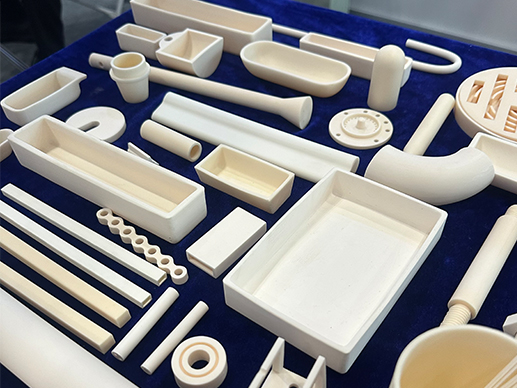 Industriële keramische productieprocessen voor aluminiumoxide