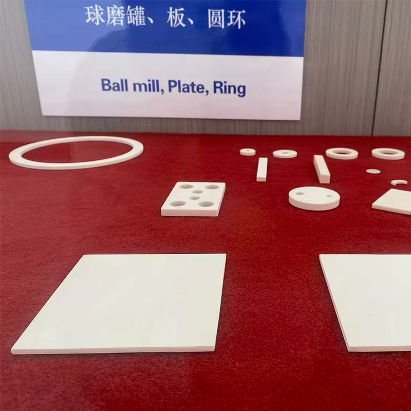 Op maat gemaakte vierkante keramische plaat van aluminiumoxide
