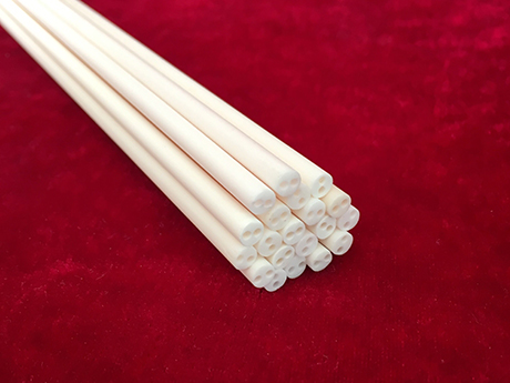 Strumenti di precisione abbinati a tubi in ceramica di allumina