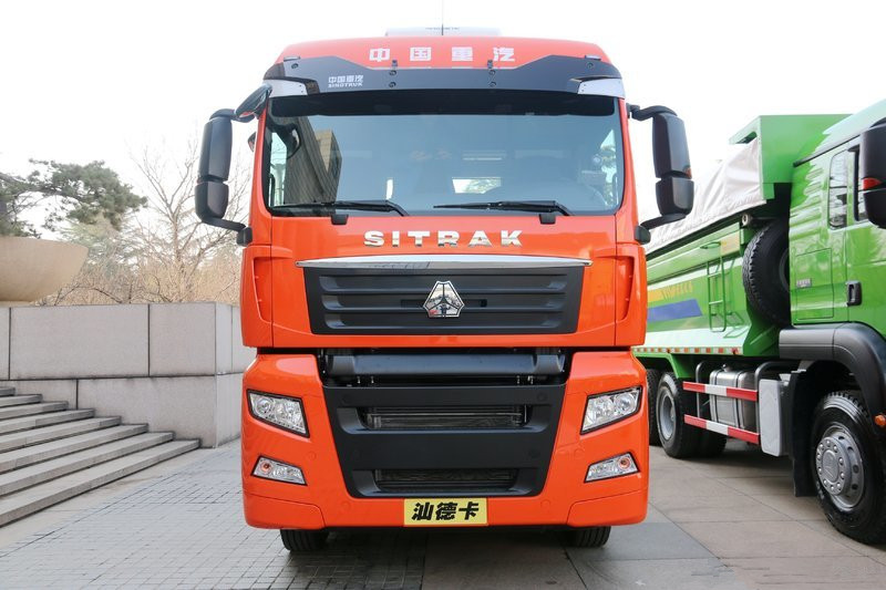 Sitark C7H CNG tractor truck