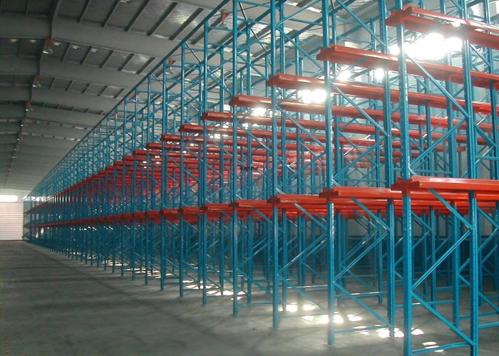 Systèmes de rack de stockage en entrepôt