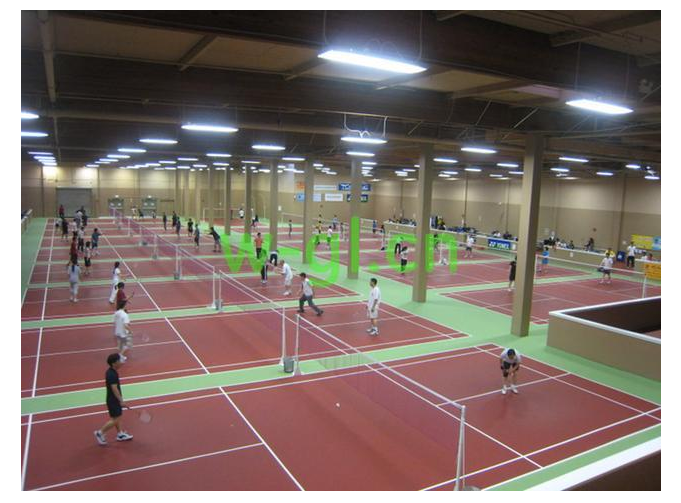 What kind of light should be used for badminton court light?