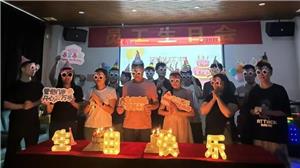 직원 생일파티-생선향이 마음을 따뜻하게 해주고, 함께 감동의 생일을 축하합니다